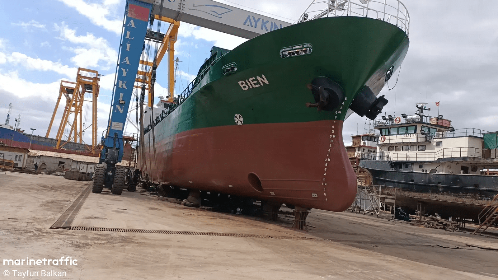 M/V BIEN SHIP DOCKED PHOTO